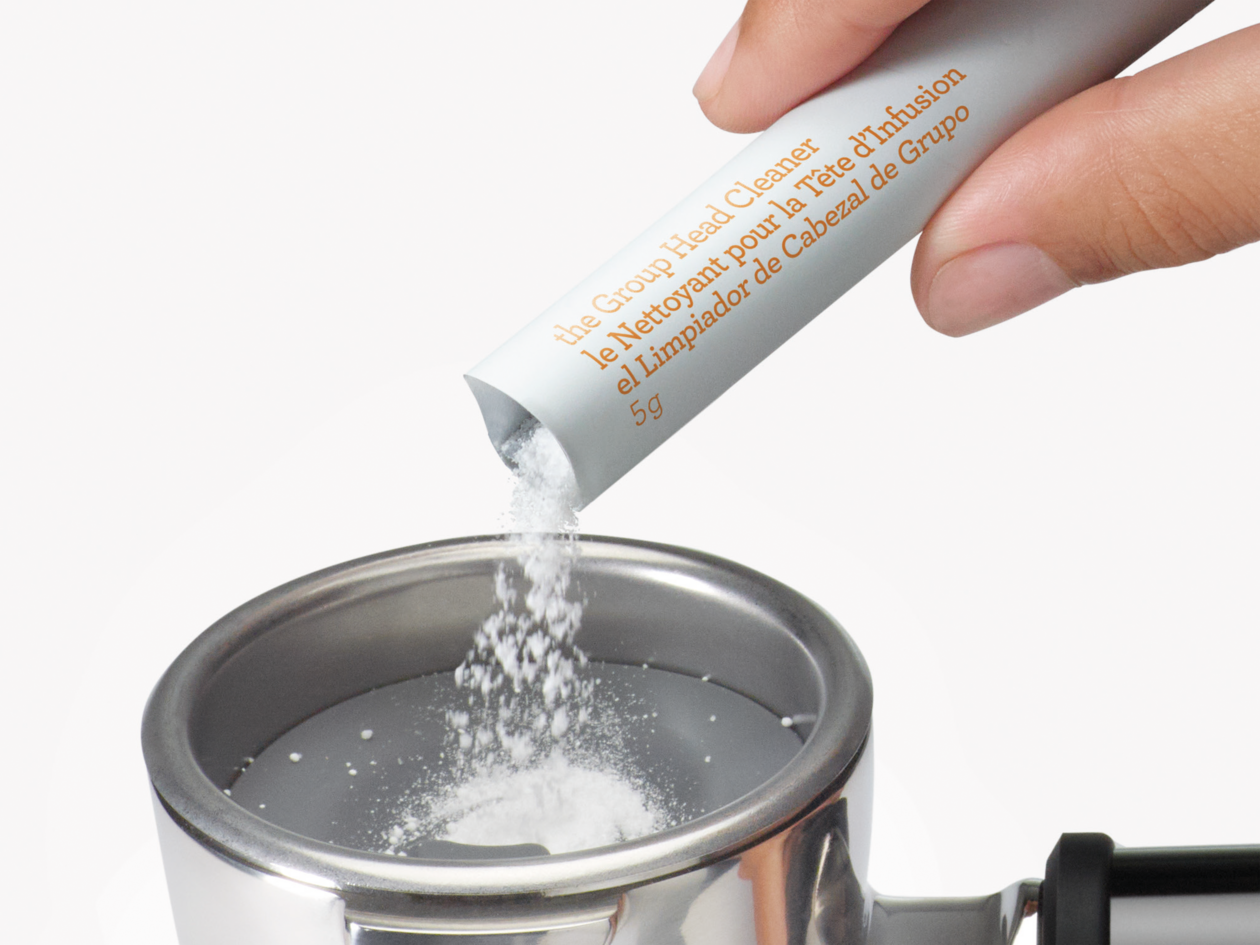 Cleaning sachets behing a espresso machine